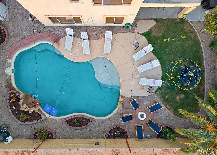 Villa Serenity Splash Upscale Pool Game Lounge *