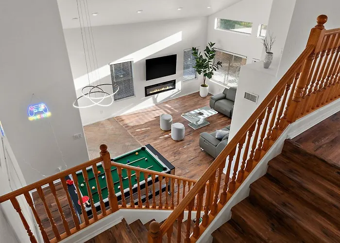 Serenity Splash Upscale Pool Game Lounge Villa *