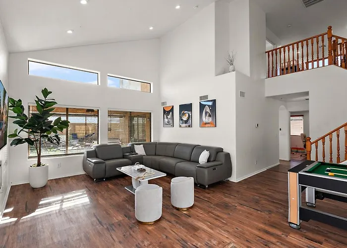 Villa Serenity Splash Upscale Pool Game Lounge *
