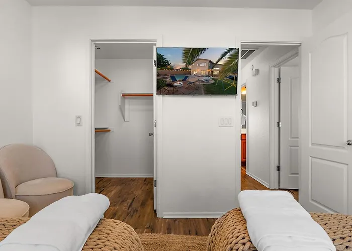 Serenity Splash Upscale Pool Game Lounge Villa Casa Grande